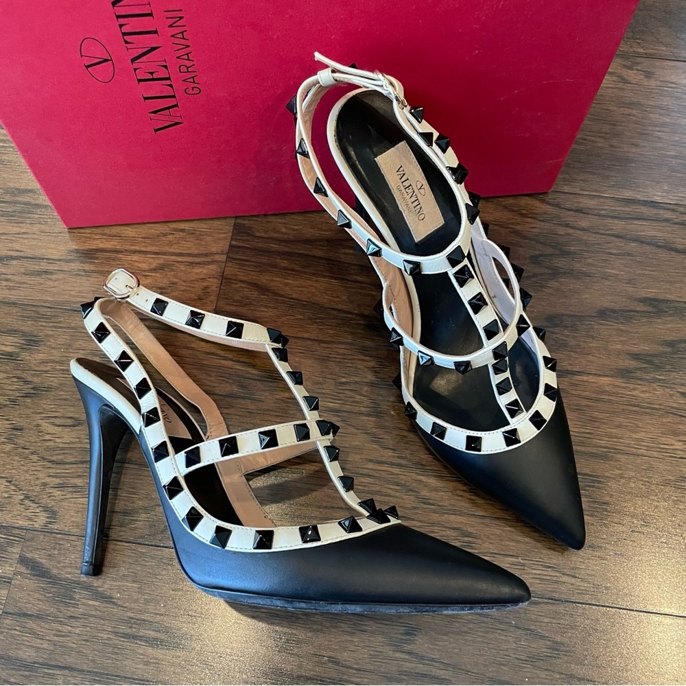Valentino Leather Rockstud Pumps Black/White Sz. 38.5 pre-loved
